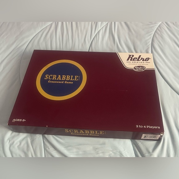 Scrabble Crossword Game Retro Series 1949 Edition Hashbro Gaming. 2-4 players 8+ - Picture 2 of 3
